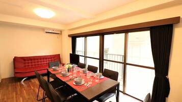 2F | Dining room