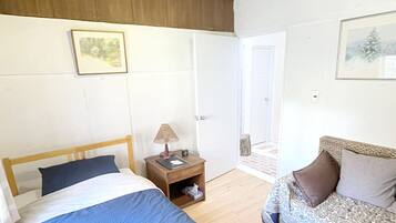 Single Room, Non Smoking | Free WiFi, bed sheets