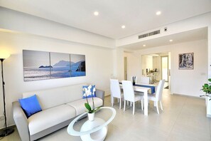 TV - Appartamento Adria A: A bright and cheerful apartment located in the center of Sorrento, with Free WI-FI. (Sorrento)
