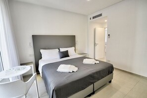 2 Schlafzimmer, Schreibtisch, Bügeleisen/Bügelbrett, kostenloses WLAN