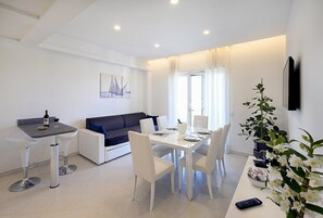 Dining - Appartamento Adria C: A bright and cheerful apartment located in the center of Sorrento, with Free WI-FI. (Sorrento)