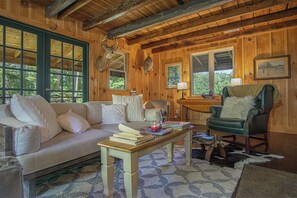 TV, fireplace, DVD player