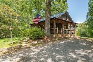 Exterior - Horseshoe Hollow, Private Log Cabin on 10 acres (Lake Toxaway)
