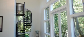 Gorgeous 2Bd + Loft with Deck and Gardens. Soaring 20 ft ceilings, huge windows!