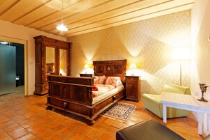 Deluxe Double Room (Plus) | Individually decorated, individually furnished, blackout drapes