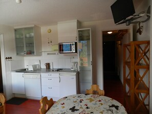 Réfrigérateur, micro-ondes, lave-vaisselle