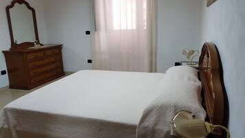 1 camera, ferro/asse da stiro, Wi-Fi gratuito, lenzuola