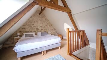 3 slaapkamers, een strijkplank/strijkijzer, gratis wifi, beddengoed