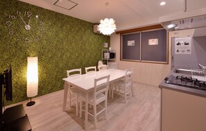 Appartamento, non fumatori (1LDK 302) | Angolo cottura privato | Frigorifero, microonde, bollitore elettrico, pentole/stoviglie/utensili