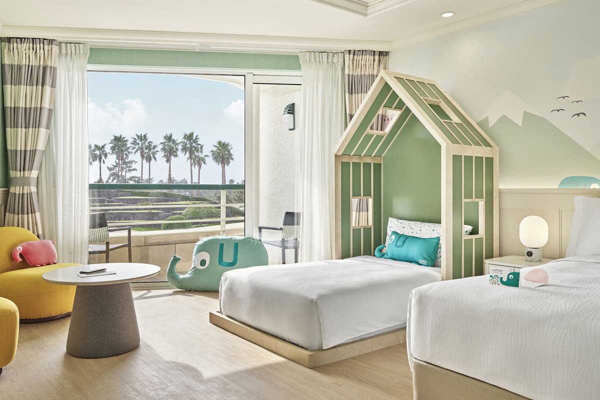 1 bedroom, premium bedding, in-room safe, blackout curtains