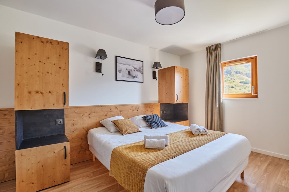 Soundproofing, cribs (free), WiFi (free), individually decorated