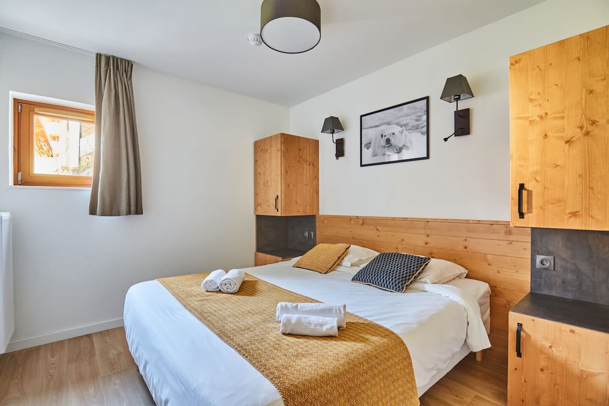 Soundproofing, cribs (free), WiFi (free), individually decorated