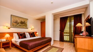 Double Room | Desk, soundproofing, WiFi (free), bed sheets - Arber Hotel (Tirana)