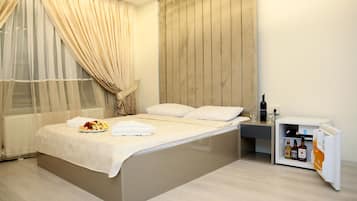 Egyptian cotton sheets, premium bedding, free WiFi