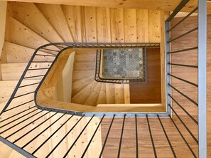 Cofres nos quartos, individualmente decorados