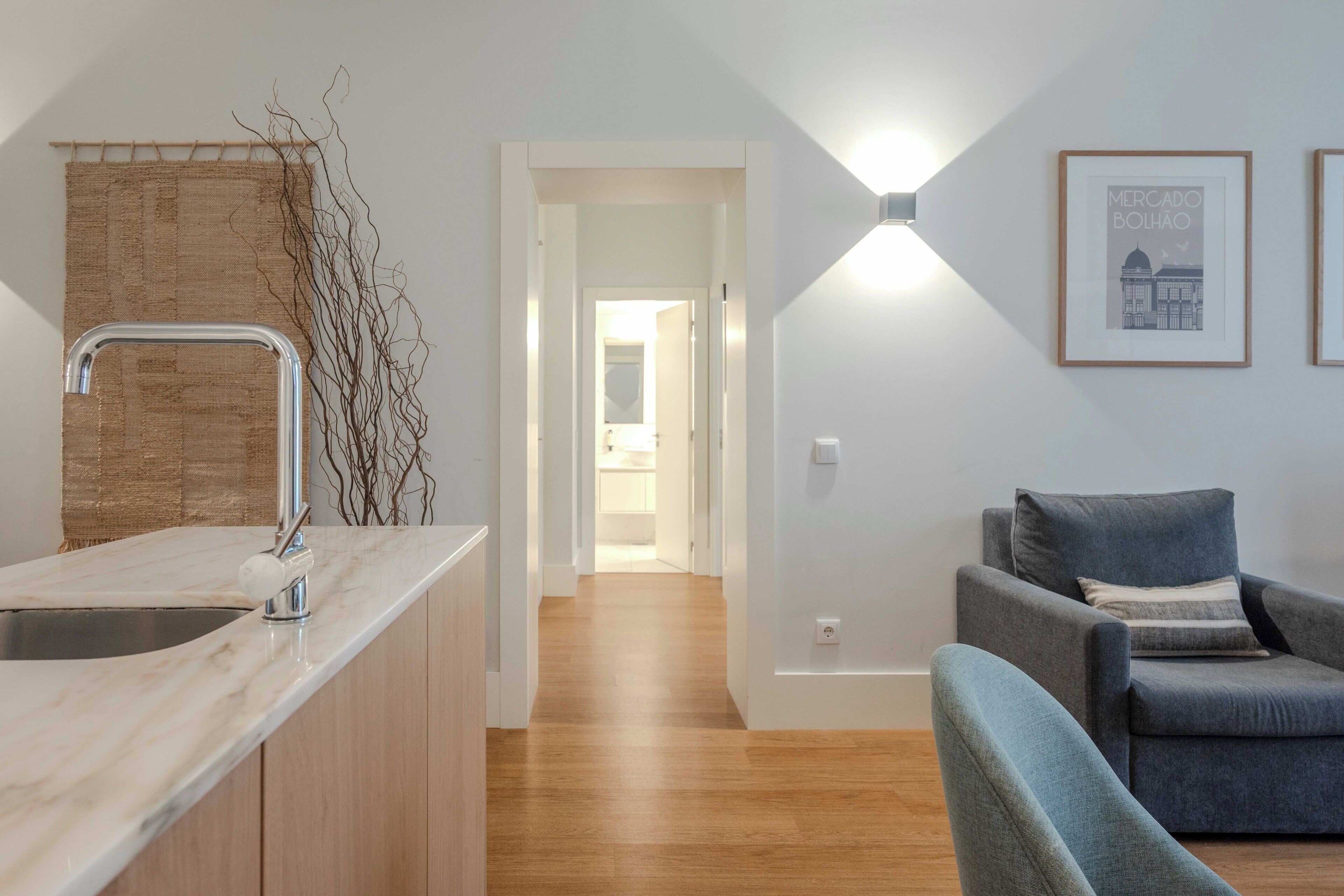 Căn hộ Executive, 2 phòng ngủ, không hút thuốc, 2 phòng tắm | Khu phòng khách | TV LED 40-inch có truyền hình cáp, MP3 dock 