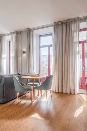 Design Apartment, 1 Queen Bed with Sofa bed, Non Smoking, Balcony | Living area - Uma Formosa Apartments (Porto)