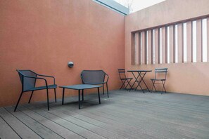 City Studio, 1 Queen Bed, Non Smoking, Patio | Terrace/patio - Uma Formosa Apartments (Porto)