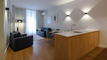 2 bedrooms, in-room safe, individually decorated, individually furnished
