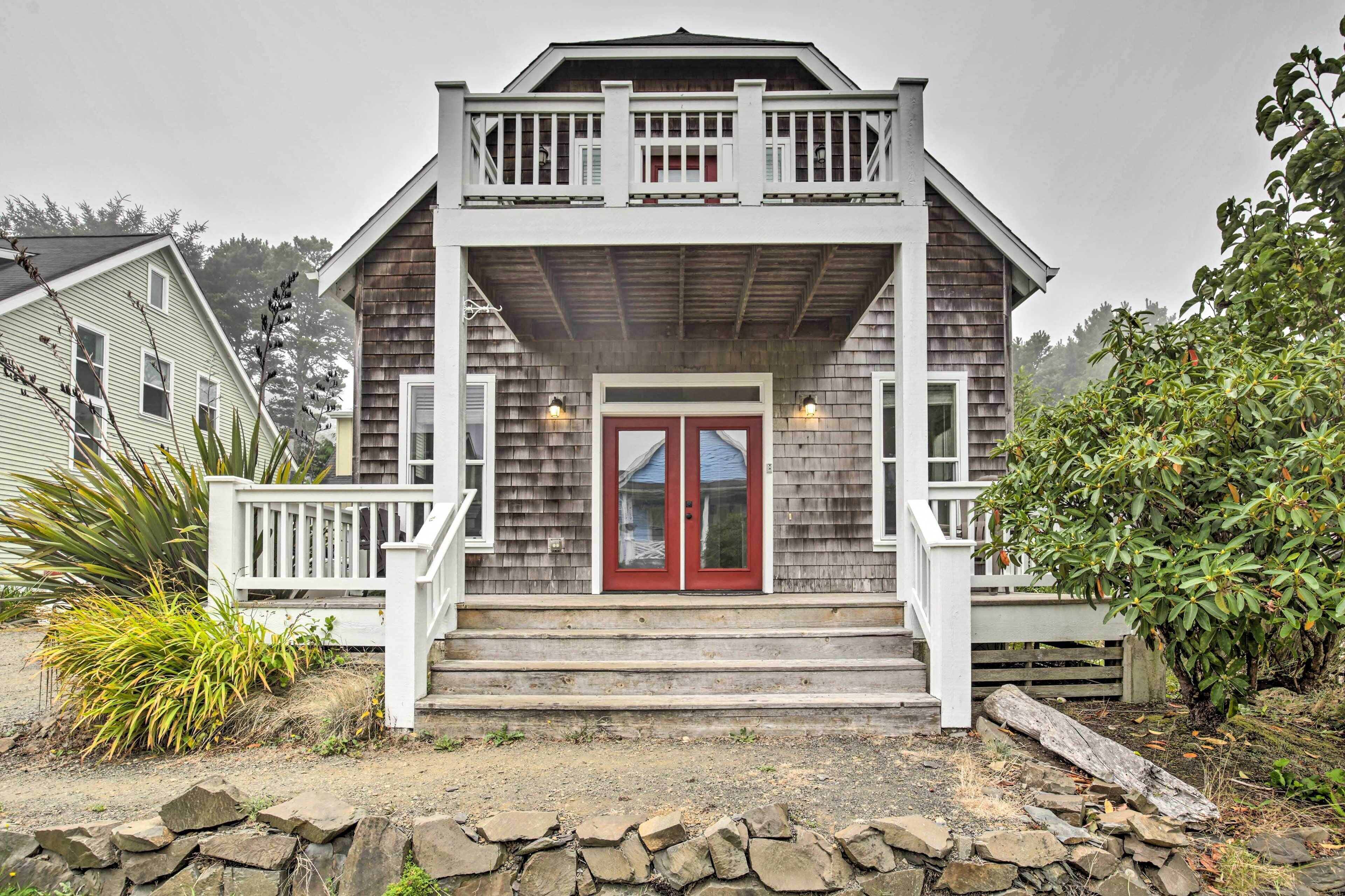 Dog-Friendly Home w/ Deck & Yard ~ Walk to Beach