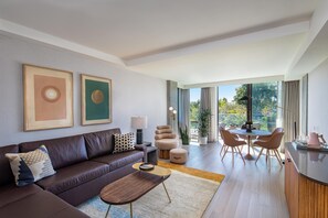 Suite, 1 Bedroom | Living room