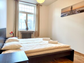 2 bedrooms, iron/ironing board, free WiFi, bed sheets