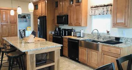 VIEW🏜Two homes side by side🐶Pet friendly🚤boat parking~near Antelope/Horseshoe