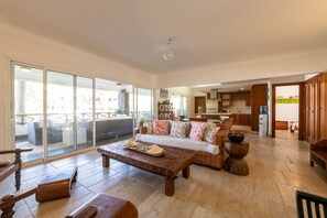 TV, Netflix, DVD player, streaming services