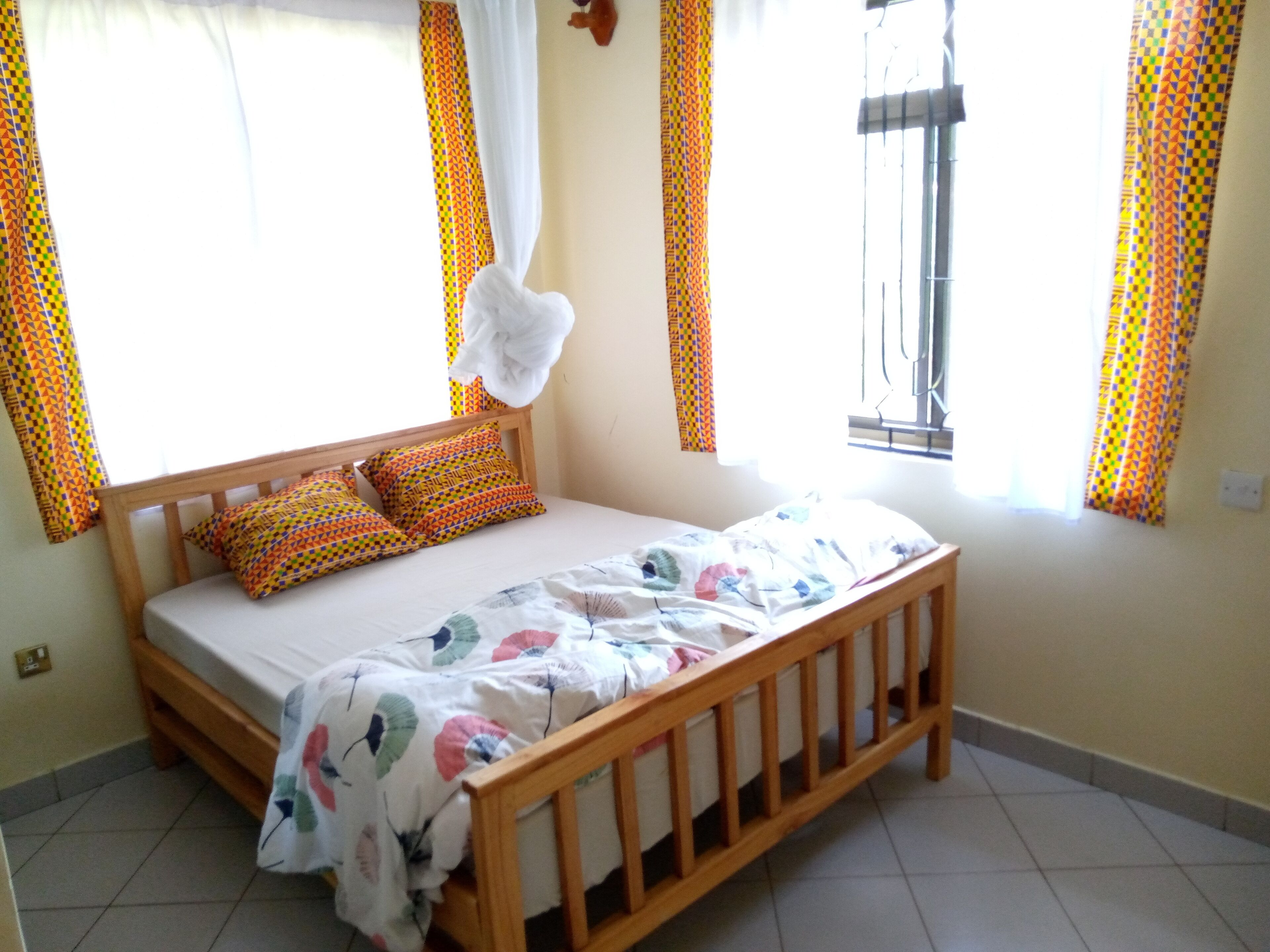 1 habitación, tabla de planchar con plancha, wifi y ropa de cama 