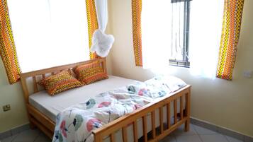 1 habitación, tabla de planchar con plancha, wifi y ropa de cama