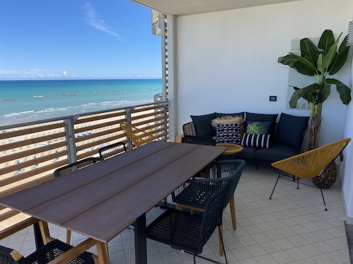Your Seafront Terrace-25 mt from the beach-Wifi-Gas Barbecue - 5 stars