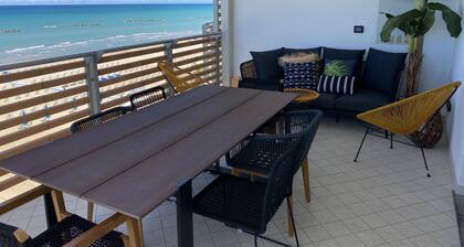 Your Seafront Terrace-25 mt from the beach-Wifi-Gas Barbecue - 5 stars