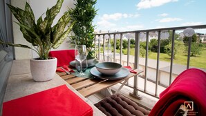 Studio | Terrace/patio - Modern Style Studio W Balcony Smart TV (Luxembourg City)