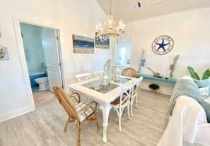 Interior - READER'S RETREAT - Close to the beach, great outdoor space with bar (Crystal Beach)