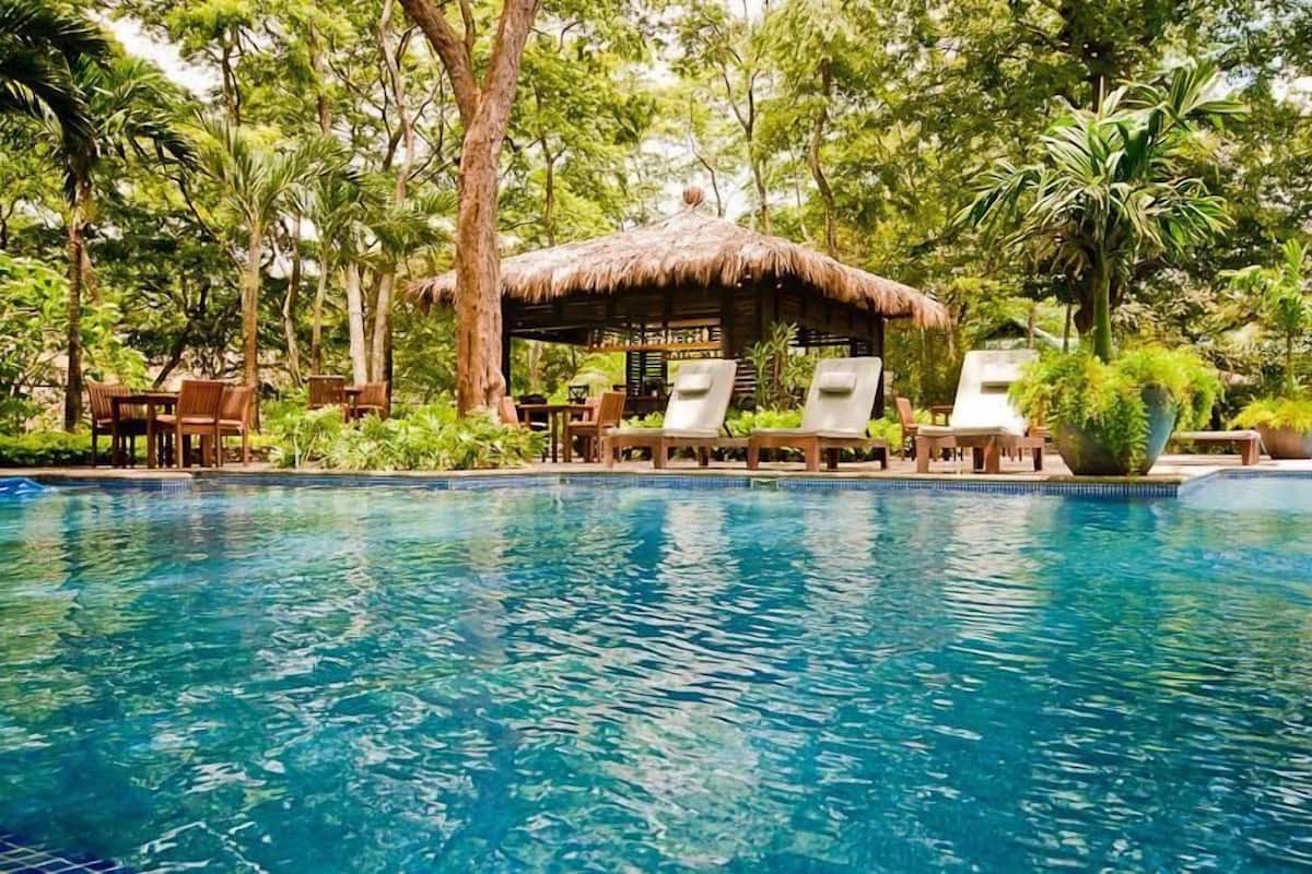 Outdoor pool, an infinity pool