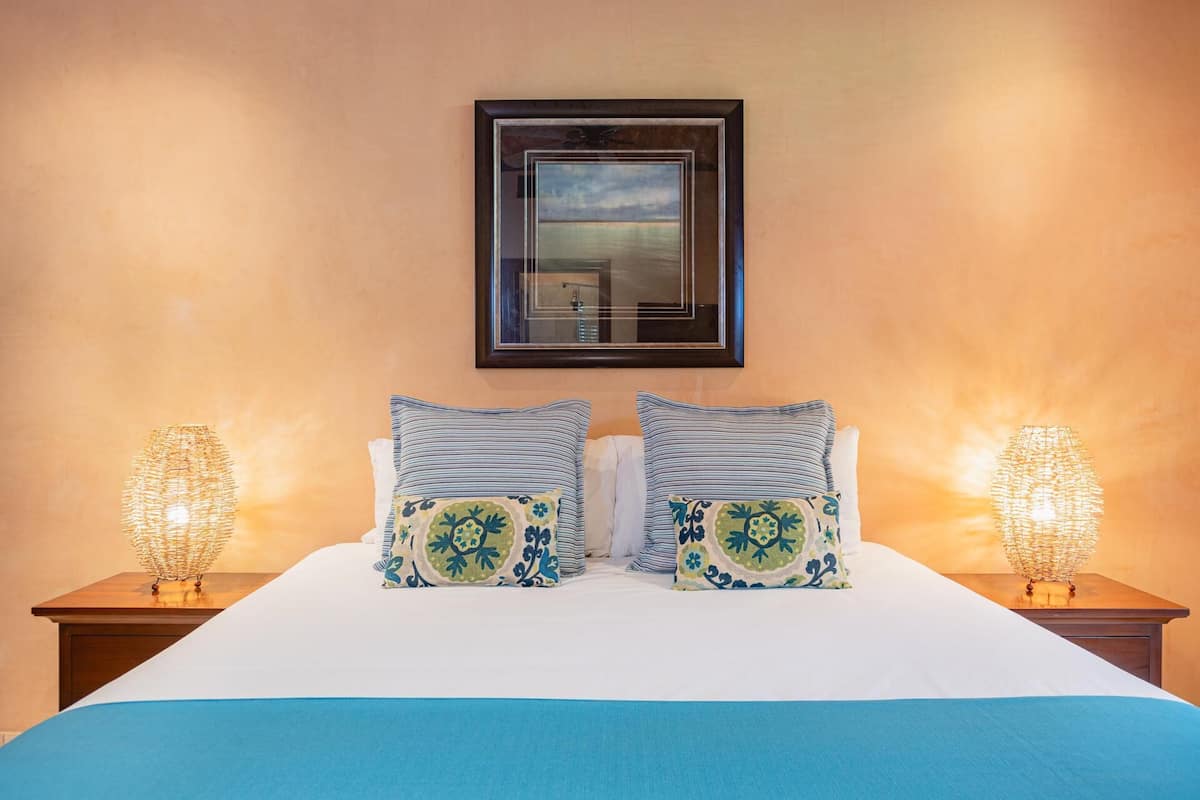Apartment, 1 King Bed, Pool View (Apartment with Pool View)