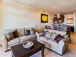 Huoneisto, useita sänkyjä, merinäköala (Apartment with Sea View) | Olohuone