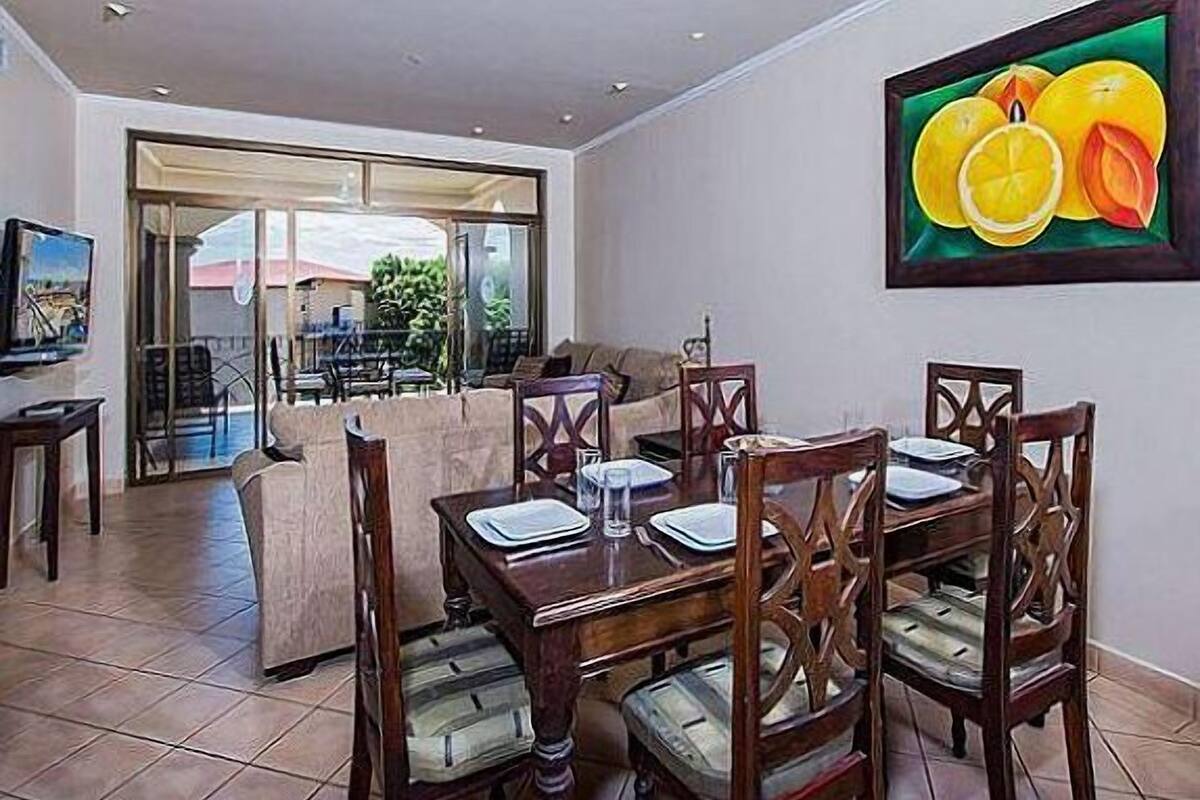 Apartment, Multiple Beds, Sea View (Apartment with Sea View) | Private kitchen | Coffee/tea maker, fridge, microwave, oven