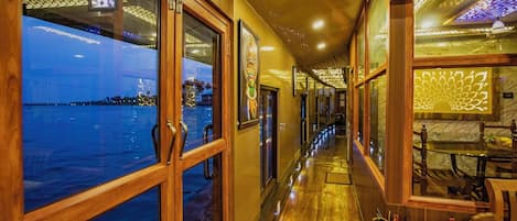 Two Bed Deluxe A/C Houseboat (AC timings- 0800PM-0800AM) | Living area