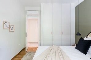 1 bedroom, iron/ironing board, free WiFi - Serene 1BR Apartment in Koukaki (Athens)