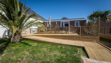 Luxury Mobile Home, Accessible (Life) | Terrace/patio
