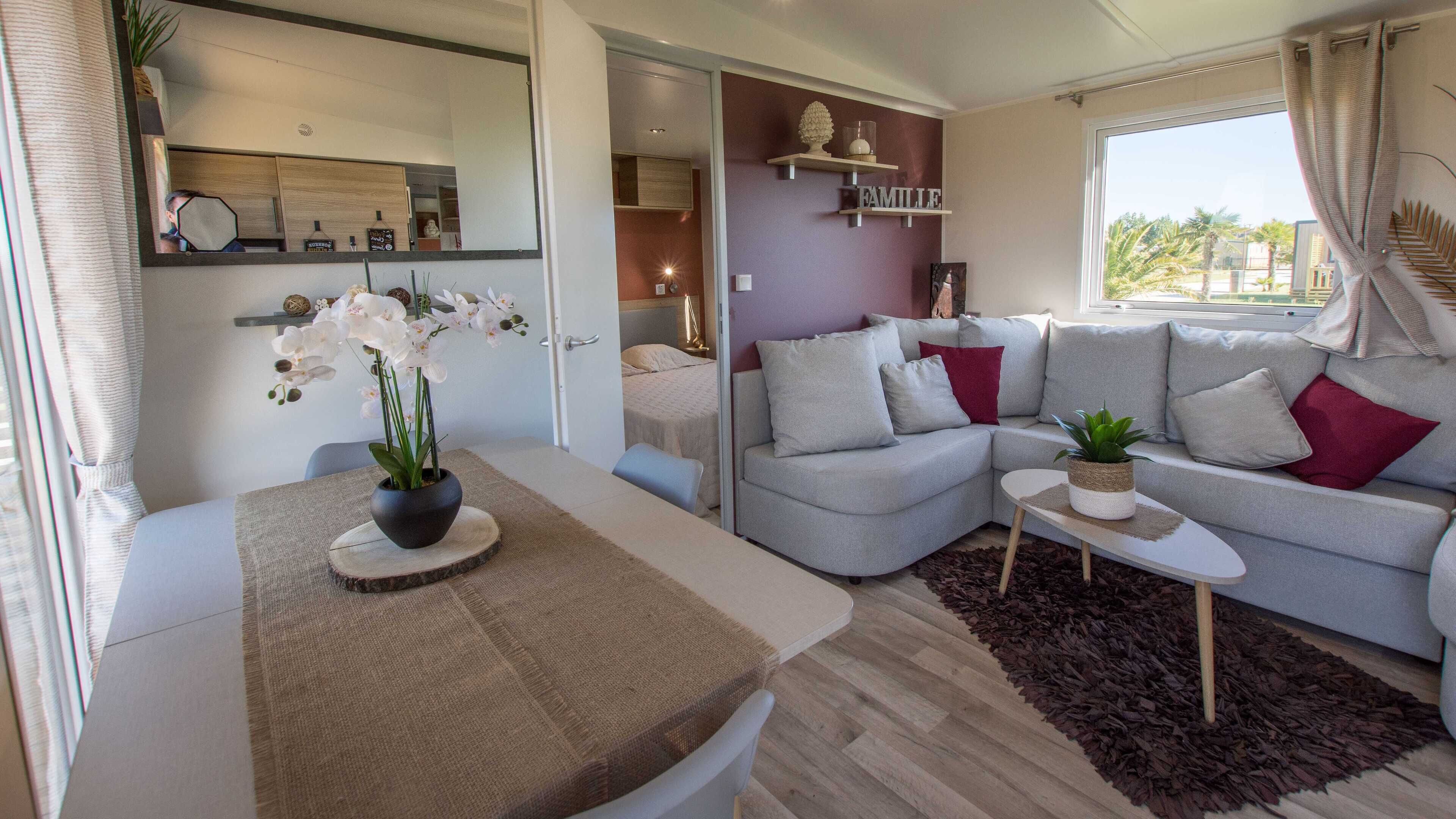 Mobile Home (Hébé_1) | Living area | 40-cm flat-screen TV with digital channels, TV