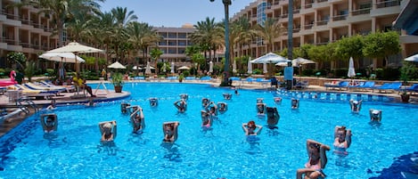 3 outdoor pools