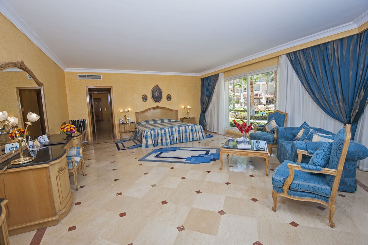 Royal Suite, Sea View | 1 bedroom, minibar, desk, WiFi