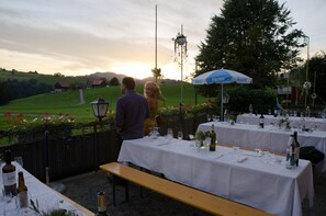 屋外ダイニングエリア