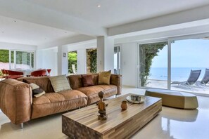 TV - Esprit du Sud La Sourdine (Roquebrune-sur-Argens)