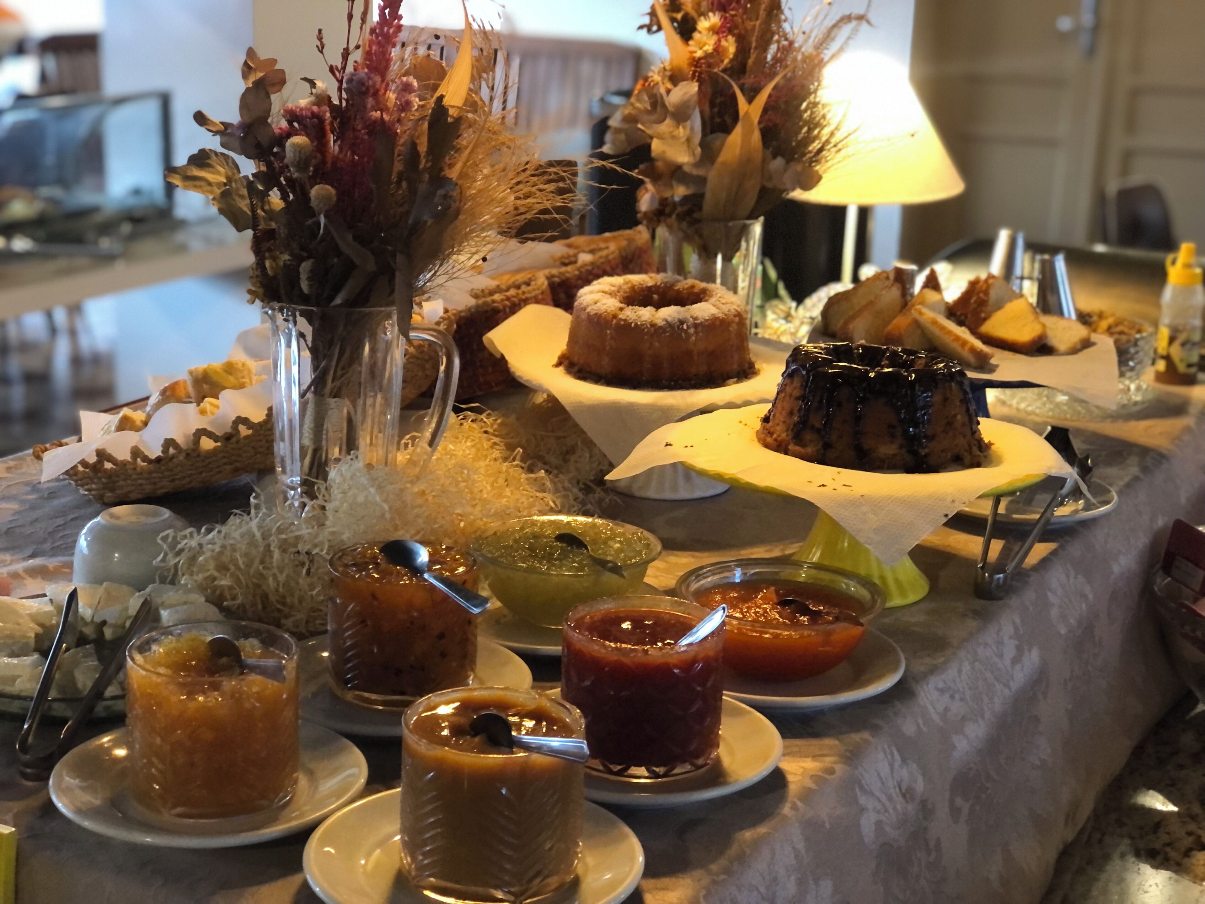 free daily full breakfast