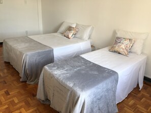 Quarto casal ou duplo econômico, 1 quarto | Wi-Fi de cortesia, roupa de cama