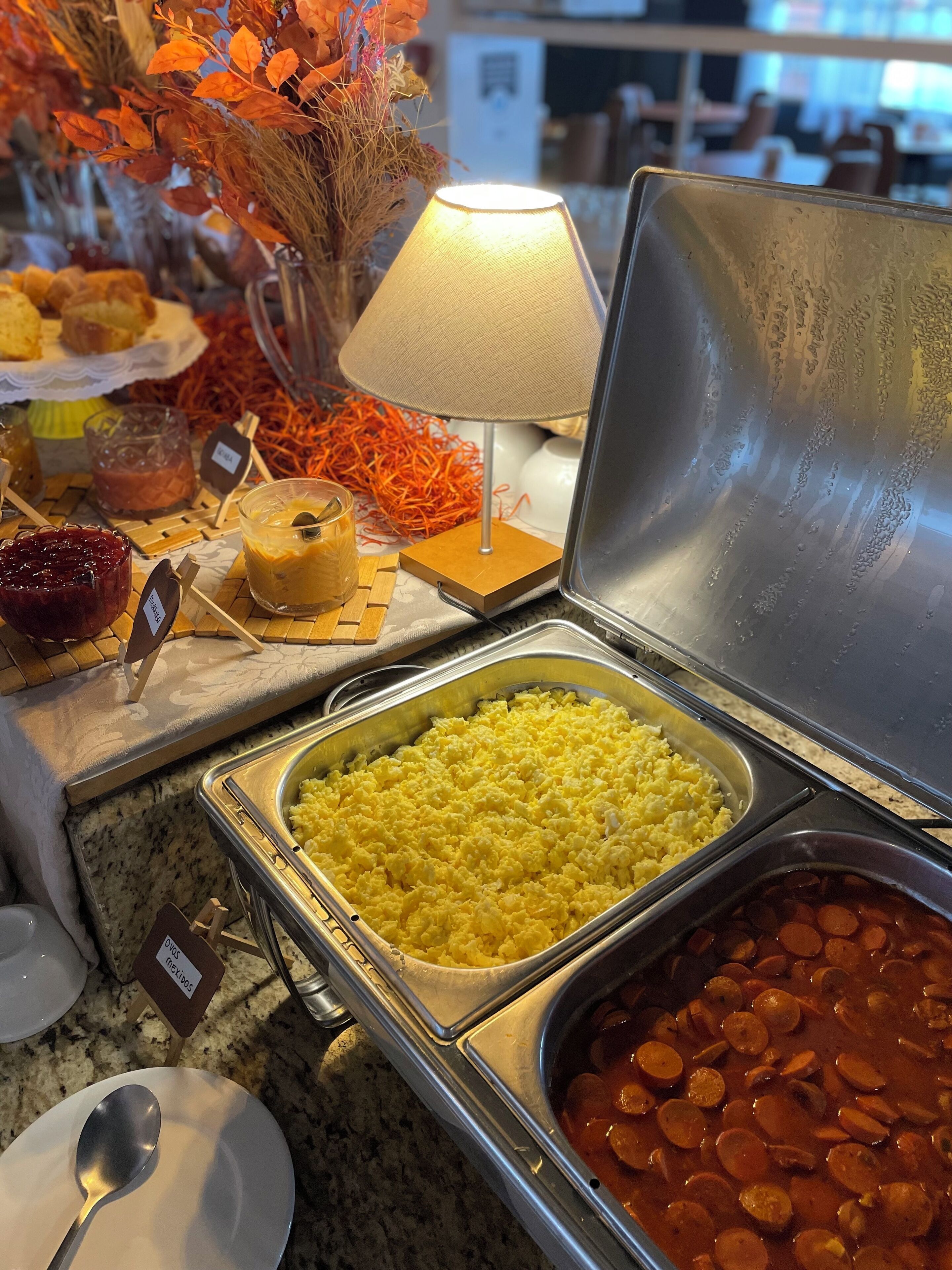 free daily full breakfast