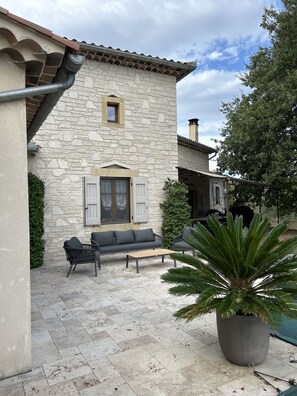 Terrace/patio - Stone house with swimming pool (ST HILAIRE DE BRETHMAS)